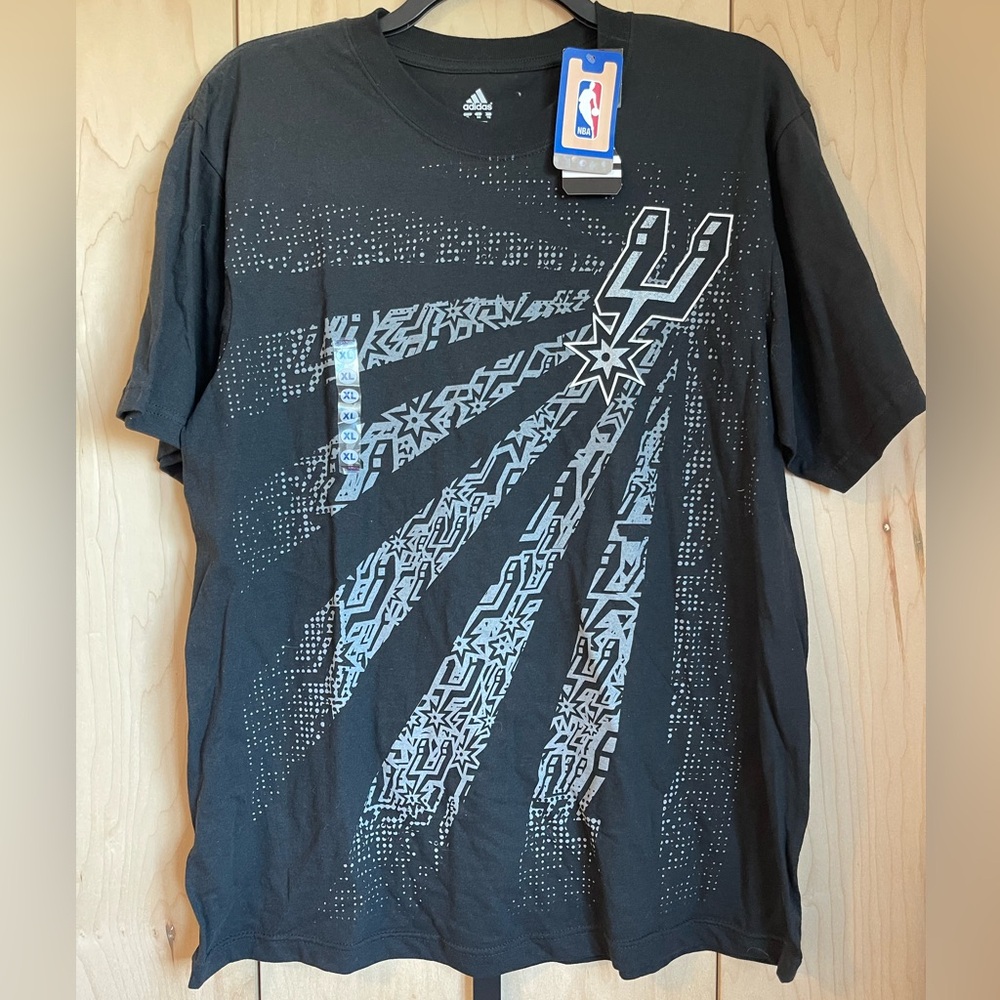 Brand new Adidas Black Graphic Men's NBA Spurs Shirt
